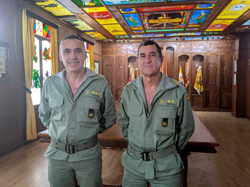 el coronel del Tercio Duque de Alba II de la Legi&oacute;n, Cayetano Jos&eacute; Mart&iacute;nez Alonso y a el teniente coronel y director t&eacute;cnico de la prueba, Jos&eacute; Mar&iacute;a Moral Luque, (1)