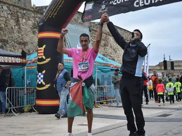 Mohamed Abdeselam 'Bily'  el gran triunfador de los 20K / Rafa B&aacute;ez