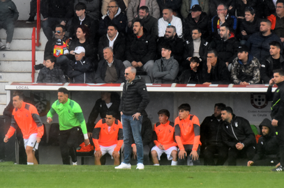 Jos&eacute; Juan Romero durante el encuentro ante el H&eacute;rcules. Foto: Rafa B&aacute;ez