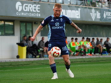 El Real Murcia remonta y sigue la estela del Ceuta&nbsp;