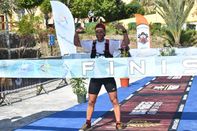 Javier Jim&eacute;nez, gran triunfador del Trail Los Fuertes / Rafa B&aacute;ez