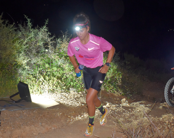 Mar&iacute;a Romero se impone en la Nocturna Montes de Ceuta. Foto: Rafa B&aacute;ez