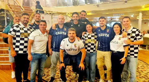 Afici&oacute;n de la AD Ceuta FC rumbo a C&oacute;rdoba
