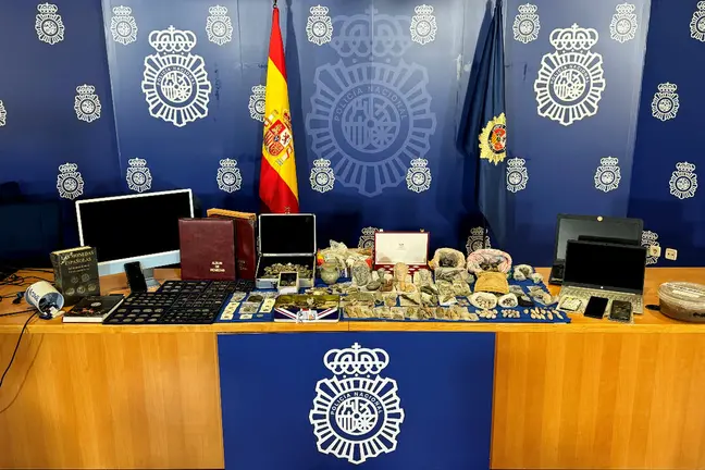 Los objetos intervenidos durante esta operaci&oacute;n / Polic&iacute;a Nacional