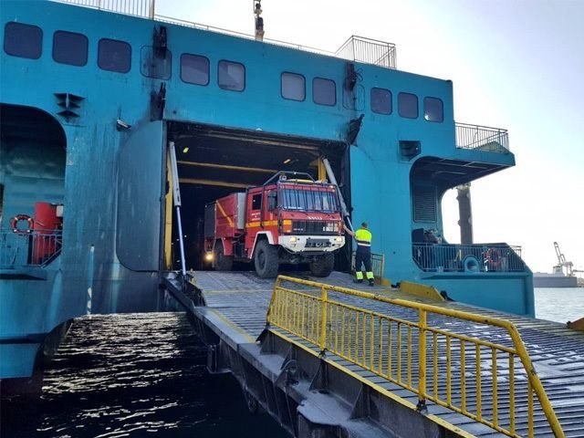 La Unidad Miltar de Emergencias dispondrá de un barco para llegar a Ceuta/ Archivo