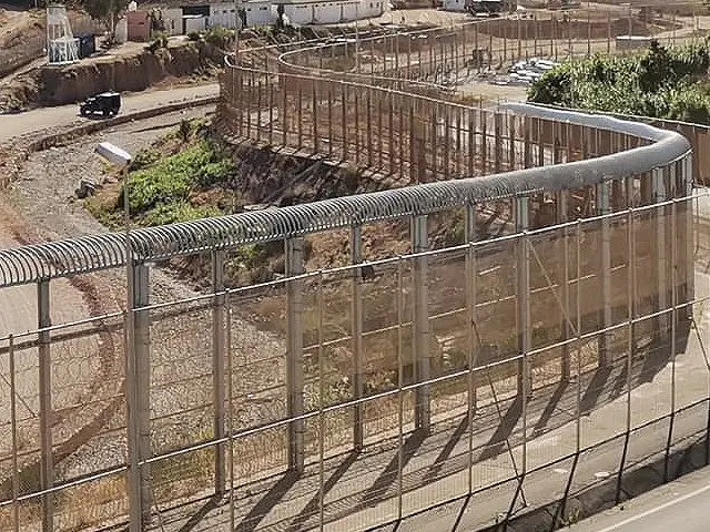 /images/08_2020/2007_peines-valla.jpg