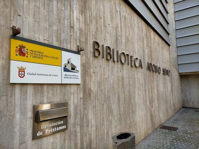 Biblioteca Adolfo Suárez / Archivo