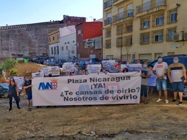 Manifestación de vecinos en demanda de la construcción de Plaza Nicaragua / Archivo