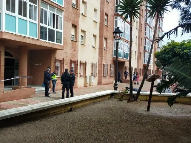 Los cuerpos de seguridad, instantes despu&eacute;s del asesinato / Archivo