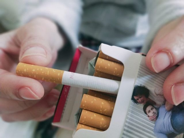 Los jóvenes ceutíes empiezan a fumar con 14'2 años de media / Archivo