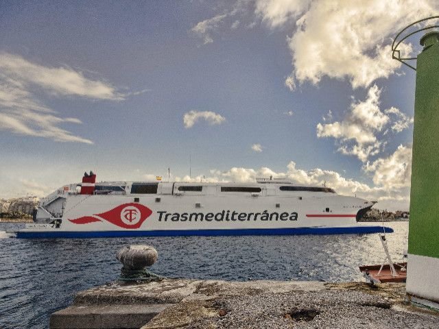 Fast Ferry de Armas Transmediterránea / Archivo