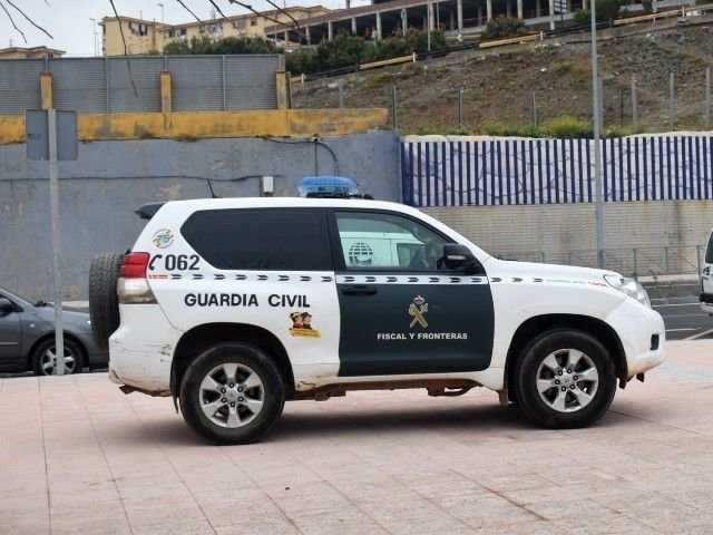 Vehículo de la Guardia Civil en las inmediaciones de la frontera / Archivo