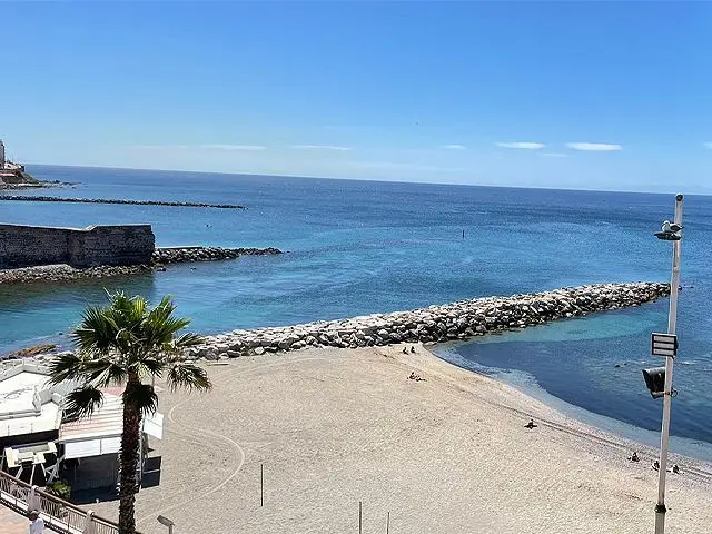 Soleado sobre el Foso / Archivo