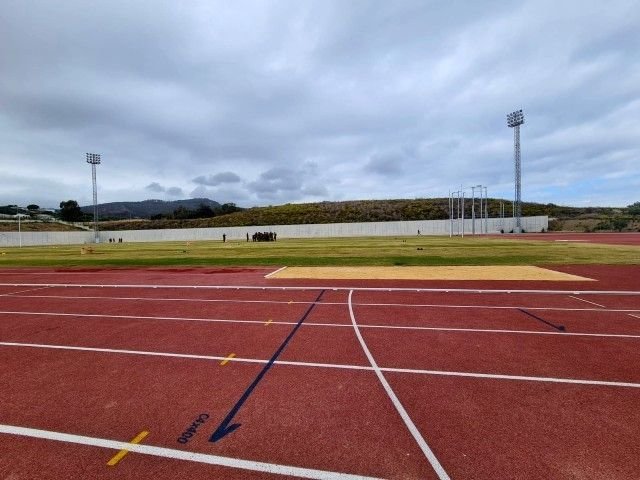 La pista de atletismo de Ceuta, una de las inversiones criticadas por el MDyC/ Archivo