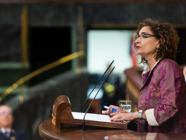 &iexcl;Ministra de Hacienda