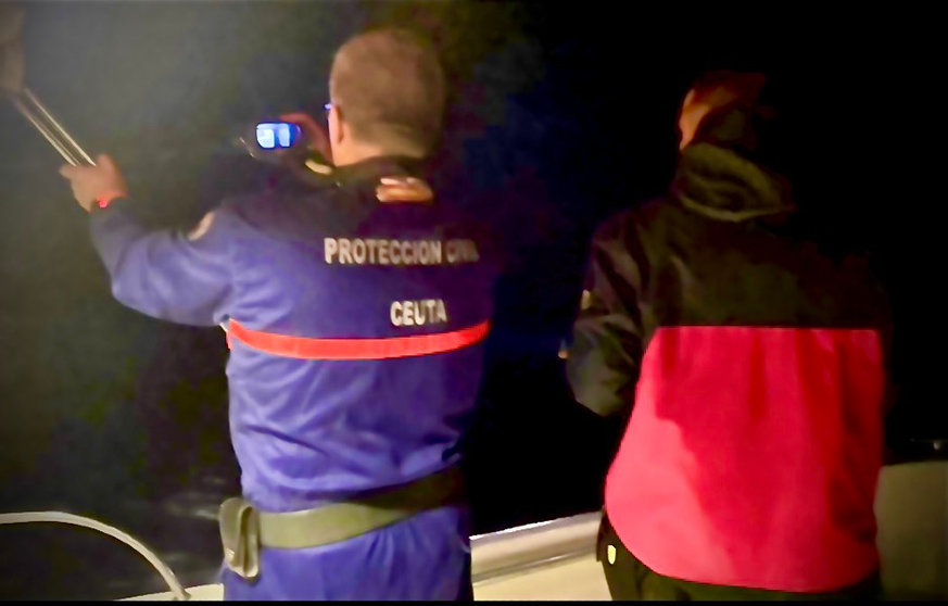Protección Civil ha apoyado a familiares y amigos en la búsqueda / Foto: AVPC Ceuta