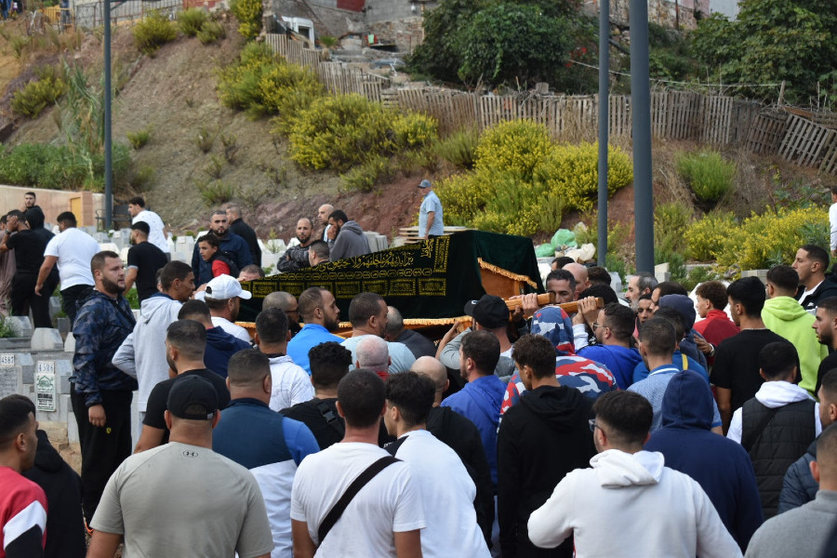 Multitudinario entierro de Dris, el cabo de Regulares 54 asesinado en el Principe / Rafa Báez