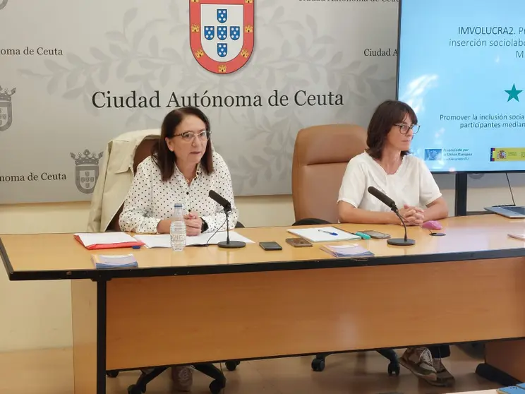 Mar Feria (izquierda) y Ana Laca (derecha) / &Aacute;frica Gonz&aacute;lez