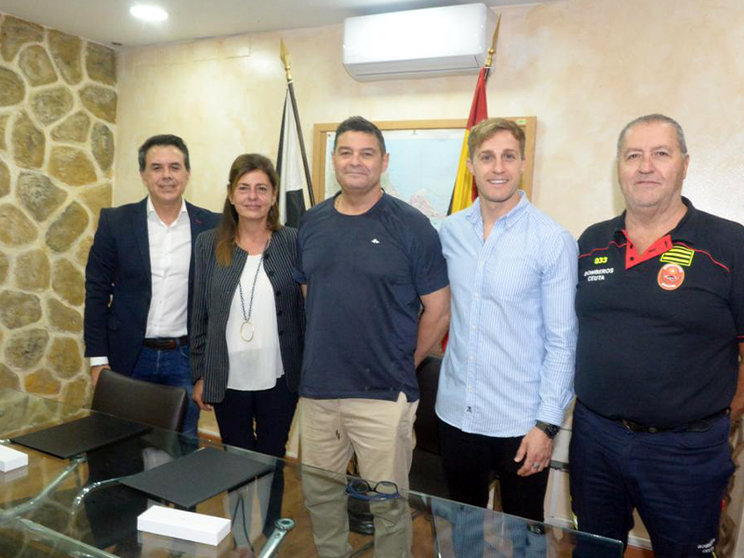 Firma del convenio entre la Ciudad y el Club Deportivo Bomberos / Cedida