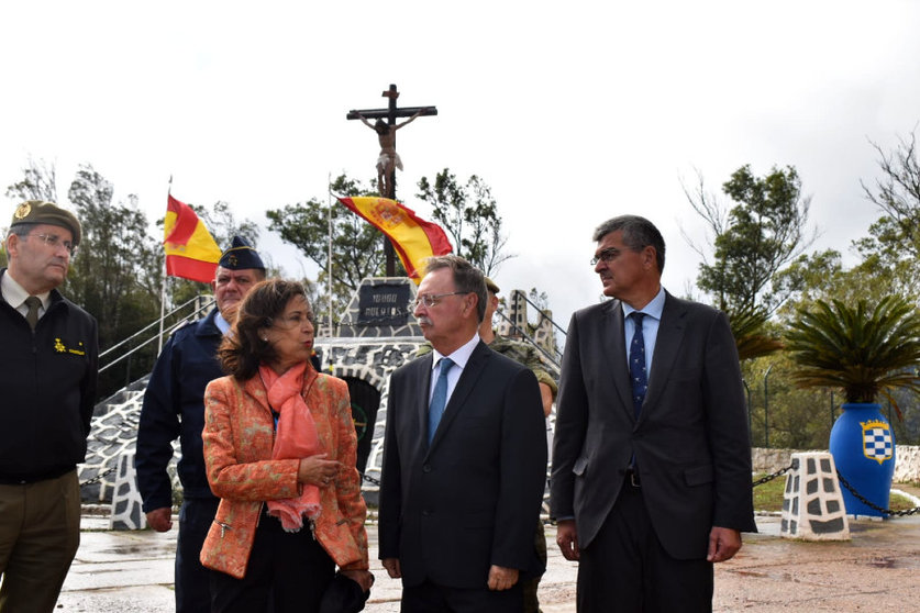 Margarita Robles, ministra de Defensa, durante su visita a Ceuta / Rafa Báez