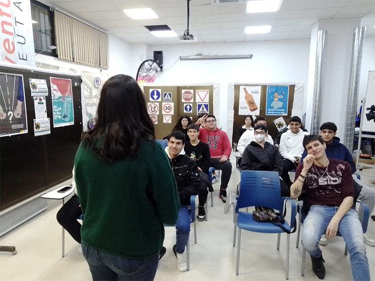Sesión de Educación Vial en la Casa de la Juventud / César Martín