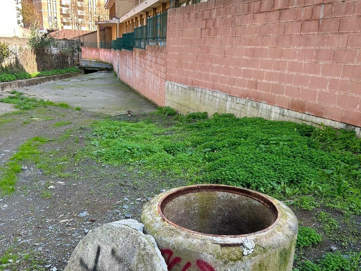 Imagen del pozo junto al colegio San Daniel / RRSS