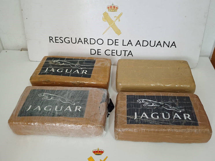 Cocaina interceptada en el puerto / Cedida