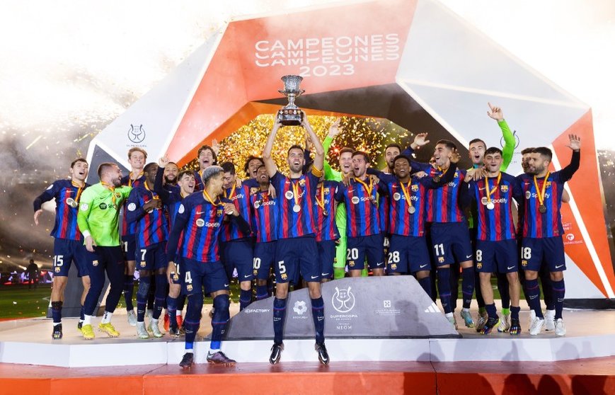 El FC Barcelona, campeón de la Supercopa tras derrotar al Real Madrid. Foto: RFEF