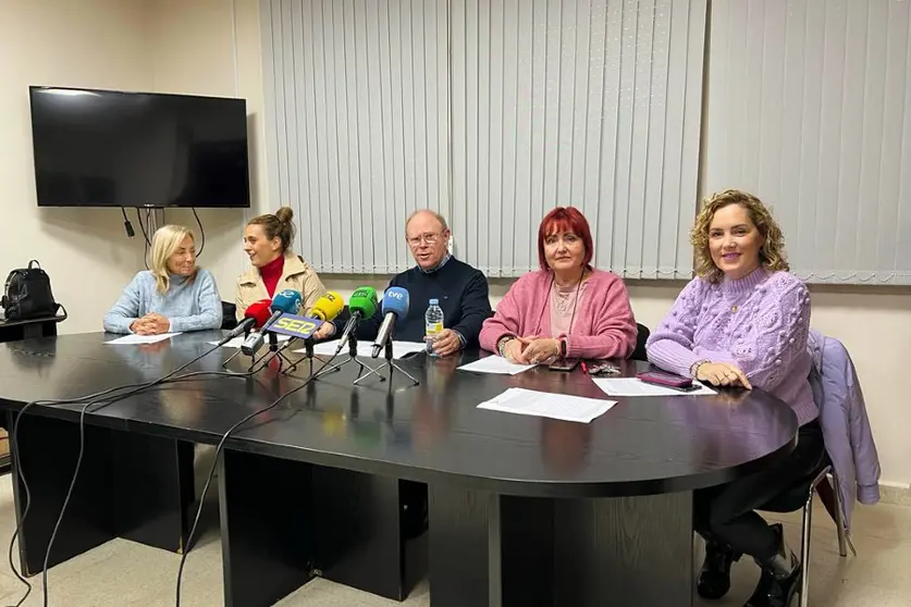 Representantes de la Junta de Personal Docente durante su comparecencia de este martes / Daniel Hern&aacute;ndez