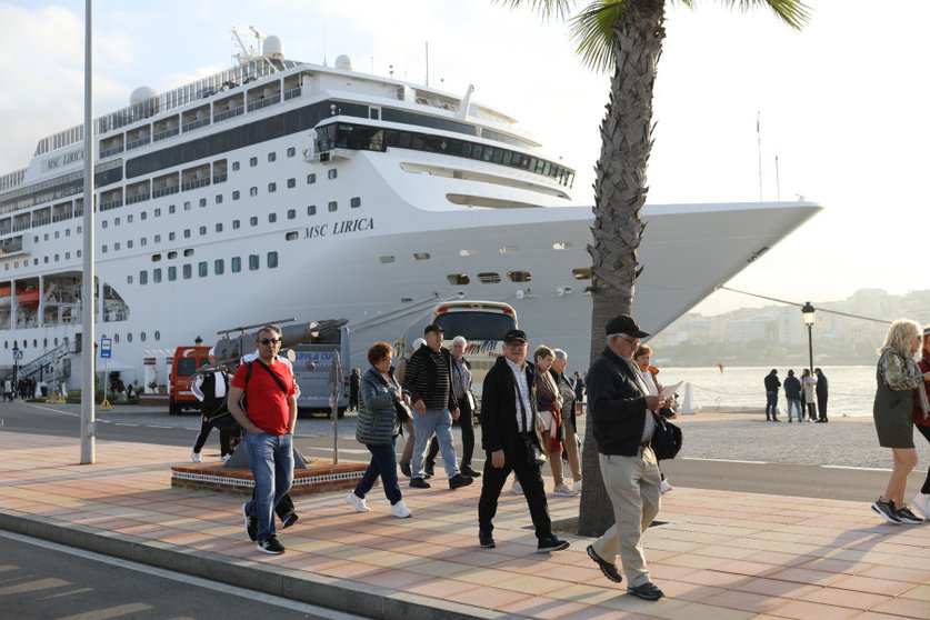 El MSC Lírica en su primera escala en Ceuta / Autoridad Portuaria