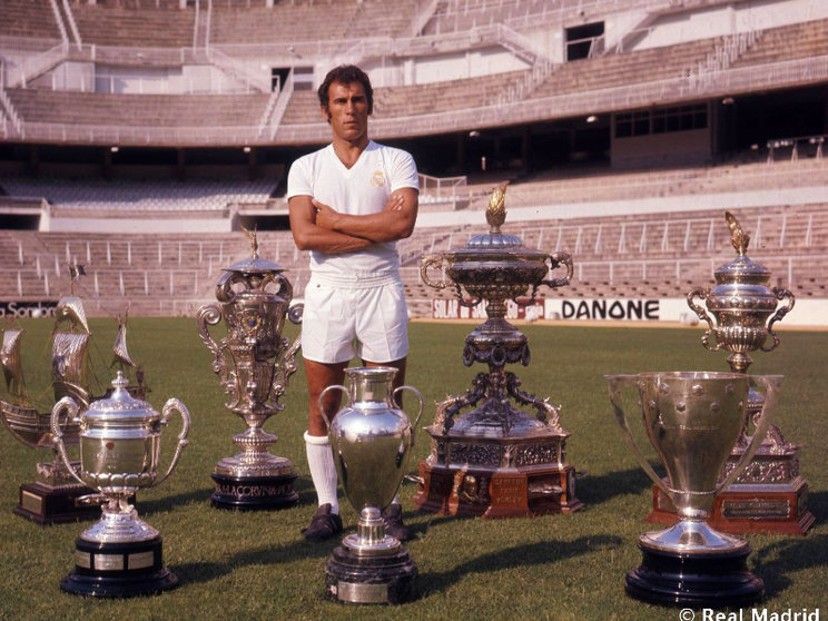Amancio Amaro, con sus trofeos logrados como jugador / Foto: Real Madrid