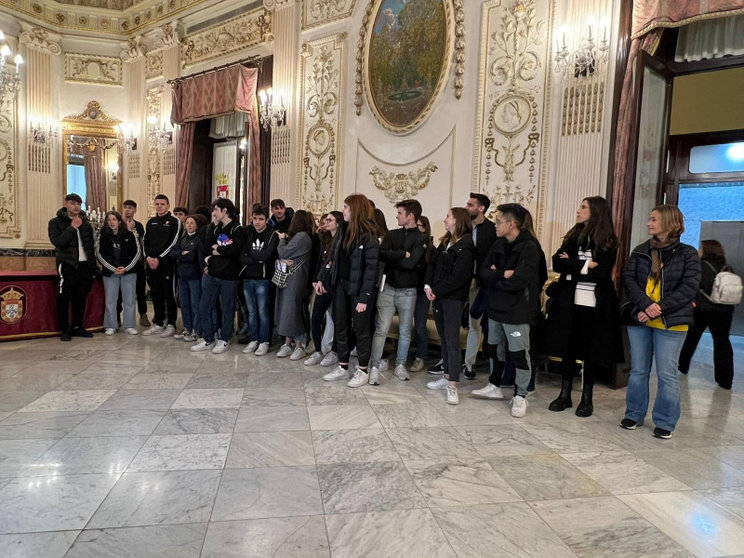 Los estudiantes italianos, en el Salón del Trono / Foto: Dani Hernández