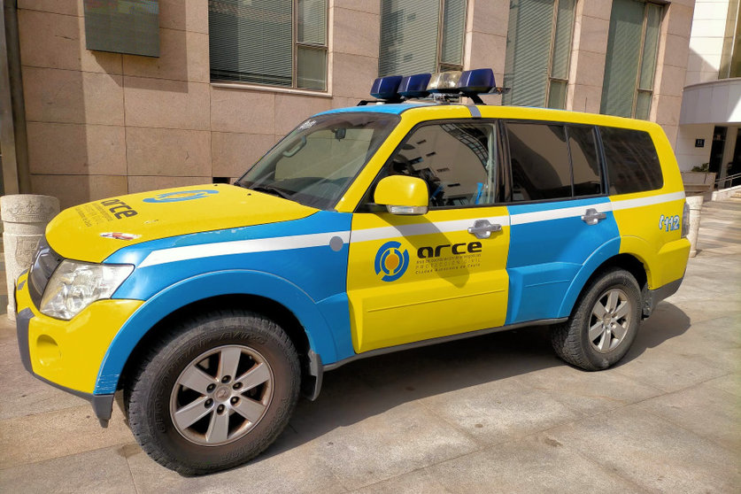 Vehículo de emergencias a las puertas del Palacio Autonómico / Rafa Báez