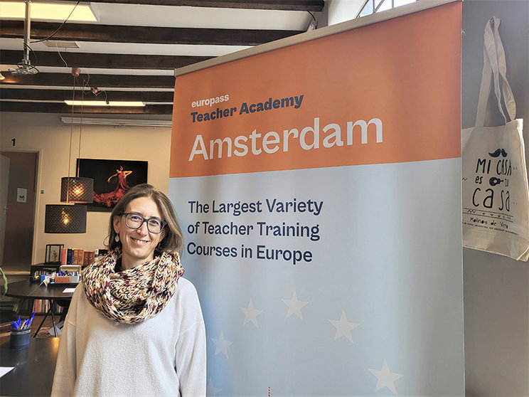 La profesora de la Escuela Oficial de Idiomas, Estela Navarro, en Ámsterdam