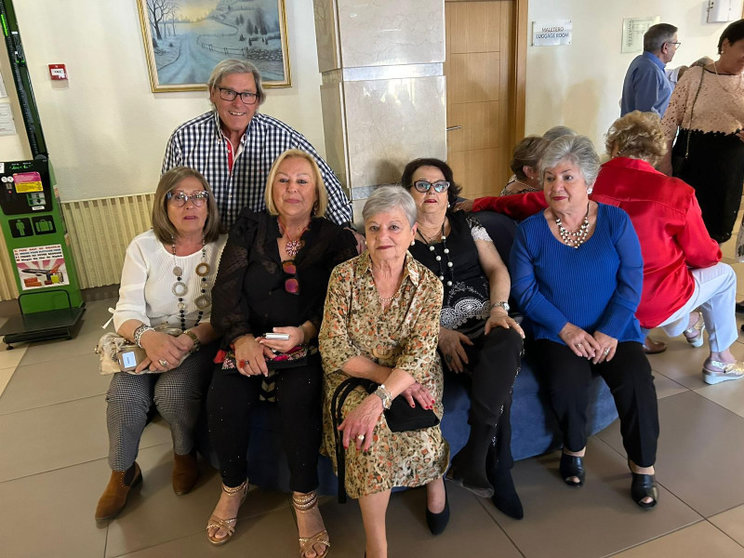 Grupo de pensionistas disfrutando en Fuengirola/ Foto: Ciudad Autónoma