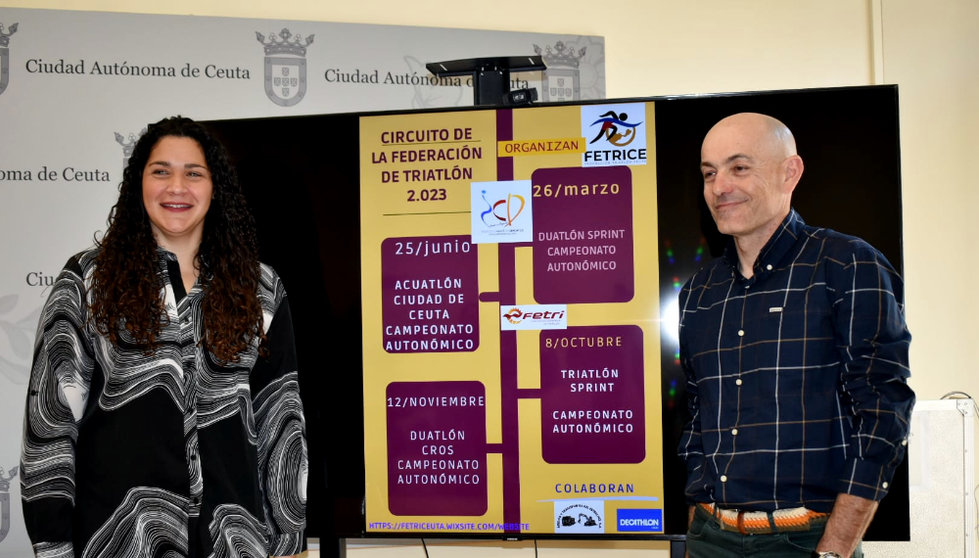 Lorena Miranda y Jorge Ruiz en la presentación del calendario de la Federación de Triatlón 