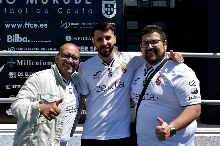 Aficionados de la AD Ceuta FC en el Alfonso Murube. Foto: Rafa Báez