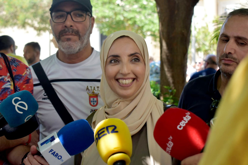 Fatima Hamed atendiendo a los medios durante esta campaña/ Rafa Báez