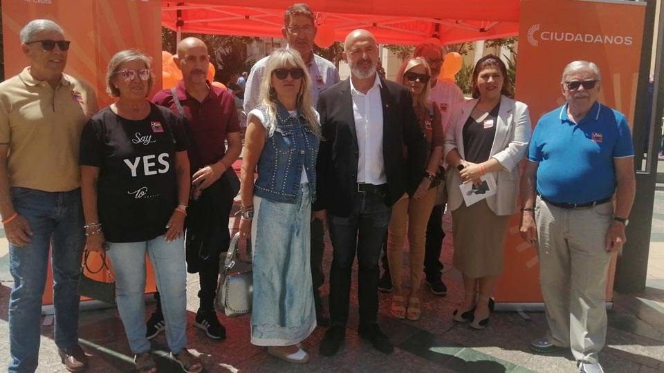  Los candidatos de Ciudadanos, este jueves en la Plaza de los Reyes (UTE) 