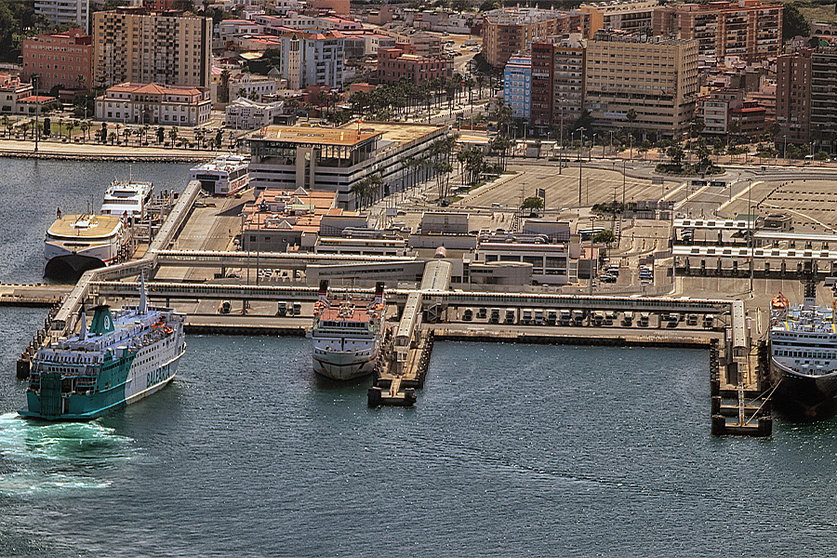 Pantalanes del Puerto de Algeciras