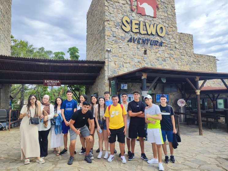 Alumnos del Severo Ochoa en el Selwo Aventure