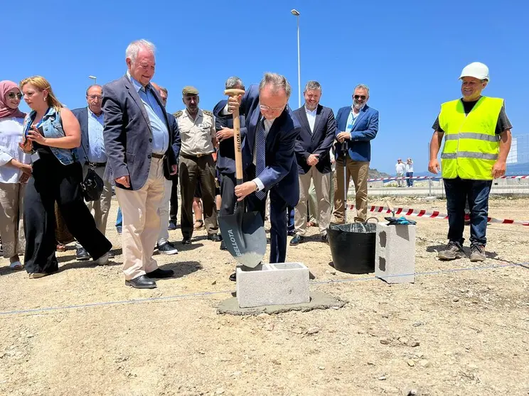 Primera piedra de la nueva nave del Banco de Alimentos / Daniel Hern&aacute;ndez