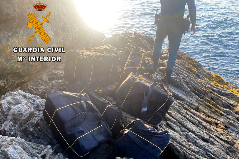 Intervención de 505 kilos de hachis en el Sarchal / Guardia Civil