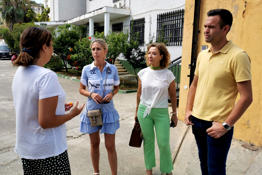 Los candidatos de Vox durante su visita a las instalaciones de Plena Inclusi&oacute;n / Vox