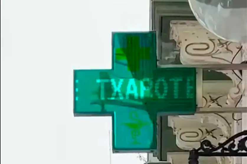 Cruz verde hackeada