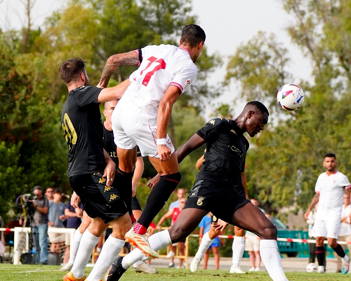 La AD Ceuta FC cae ante todo un Sevilla FC en el primer test de pretemporada. Foto: Sevilla FC