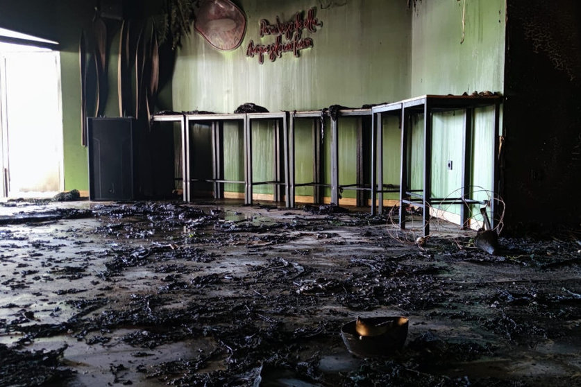 Interior del local incendiado/ Quique Román