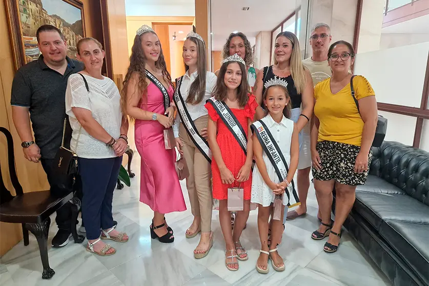 Recepci&oacute;n a las Reinas de las Fiestas 2023 por el presidente de la Ciudad / Laura Ortiz