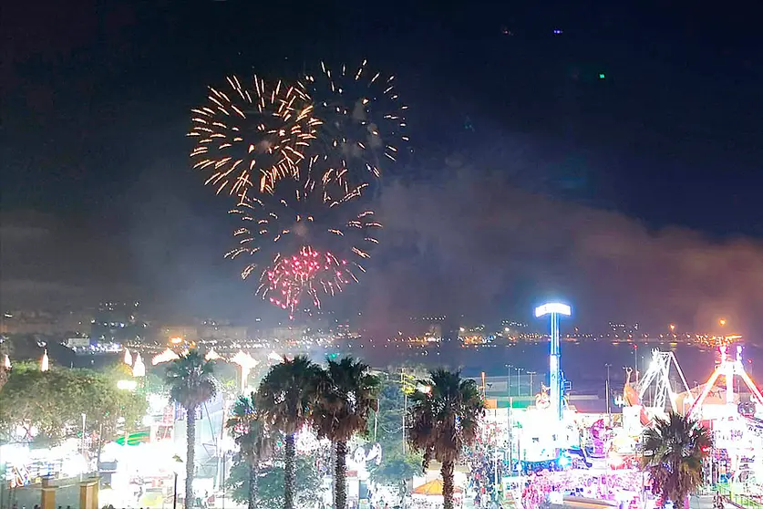 Fuegos Artificiales / Archivo