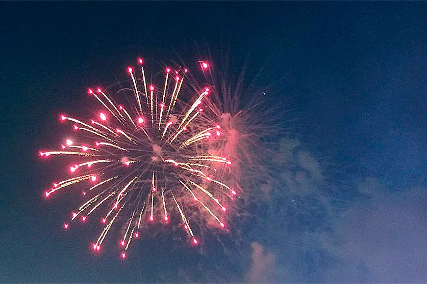 Fuegos Artificiales / Enrique Rom&aacute;n